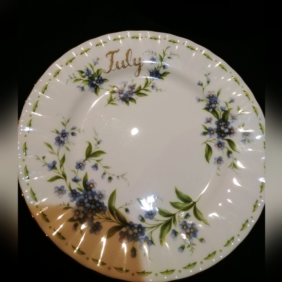 Royal Albert "forget me not series" fine china - Picture 2 of 7